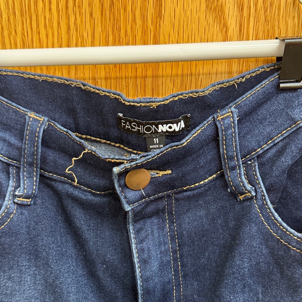 Fashion Nova‎ Dark Blue High-Waisted Jeans - Picture 2 of 4